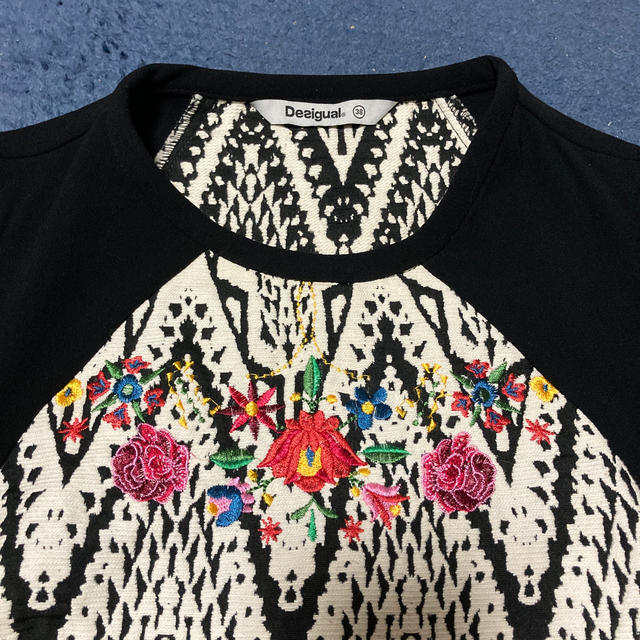 DESIGUAL(デシグアル)のデシグアル　花刺繍ワンピース　38 レディースのワンピース(その他)の商品写真