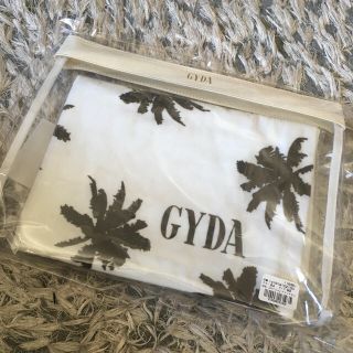 ジェイダ(GYDA)のGYDA クリアクラッチ&タオルセット(クラッチバッグ)