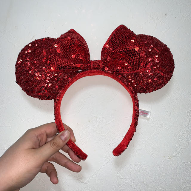 Disney(ディズニー)のディズニー カチューシャ 赤 レディースのヘアアクセサリー(カチューシャ)の商品写真