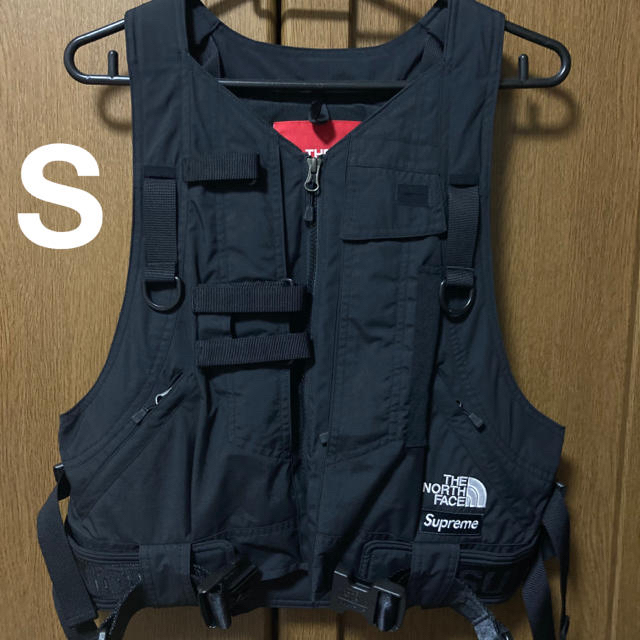 Supreme(シュプリーム)のSupreme The North Face RTG Vest (S) メンズのトップス(ベスト)の商品写真