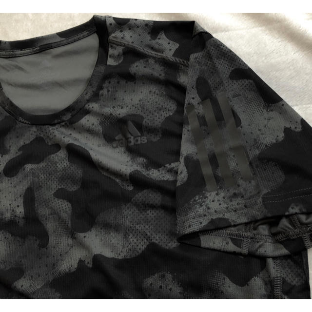 adidas(アディダス)の★美品★アディダスCLIMALITE速乾Tシャツ（XO）黒xグレーカモフラ柄 メンズのトップス(Tシャツ/カットソー(半袖/袖なし))の商品写真