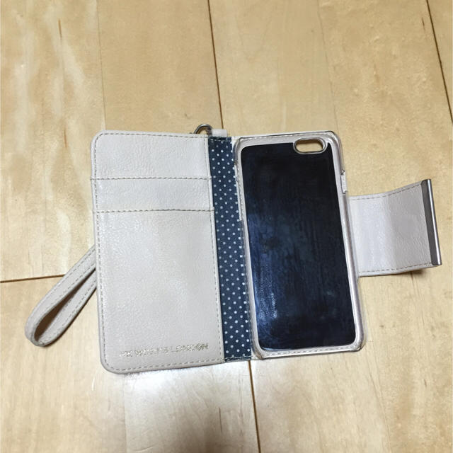 しまむら(シマムラ)のiPhone6専用手帳型カバー スマホ/家電/カメラのスマホアクセサリー(iPhoneケース)の商品写真