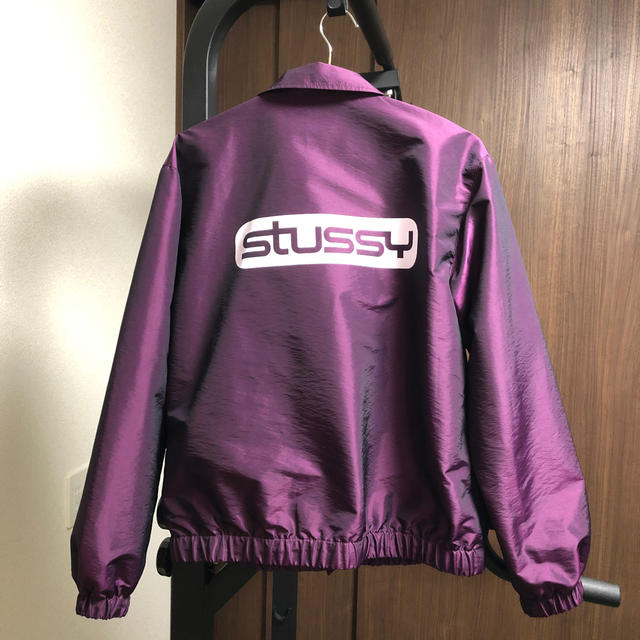 STUSSY(ステューシー)のステューシー　ウーマン　コーチジャケット レディースのジャケット/アウター(ナイロンジャケット)の商品写真