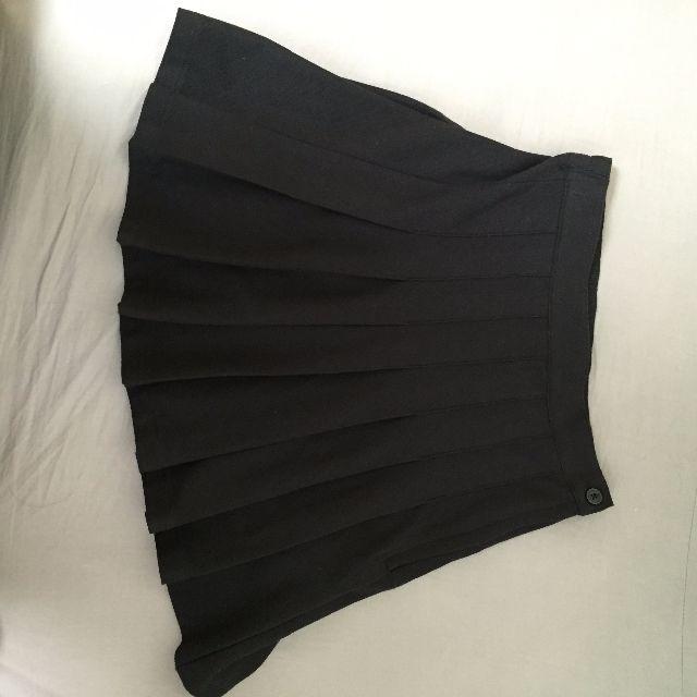 WEGO(ウィゴー)の無地プリーツミニスカート　黒 レディースのスカート(ミニスカート)の商品写真