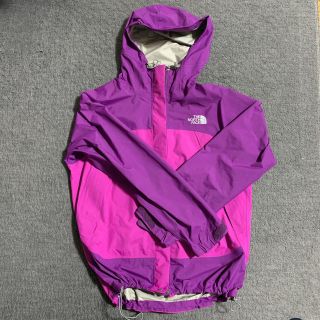 ザノースフェイス(THE NORTH FACE)のノースフェース　パーカー　パープル(マウンテンパーカー)