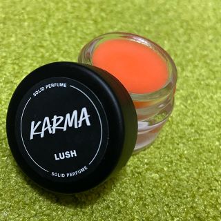 ラッシュ(LUSH)のLUSH ソリッドパフューム KARMA(ユニセックス)