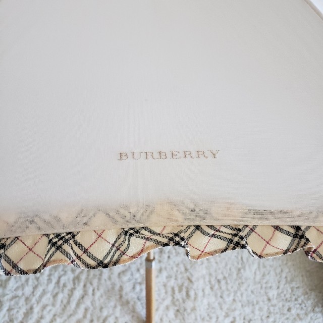 BURBERRY(バーバリー)のBURBERRY　日傘　バーバリー　白 レディースのファッション小物(傘)の商品写真