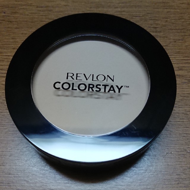 REVLON(レブロン)のレブロン カラーステイ プレストパウダー N 820 ライト コスメ/美容のベースメイク/化粧品(フェイスパウダー)の商品写真