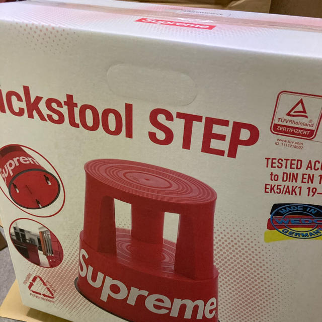 Supreme(シュプリーム)の新品 supreme wedo step stool インテリア/住まい/日用品の椅子/チェア(スツール)の商品写真