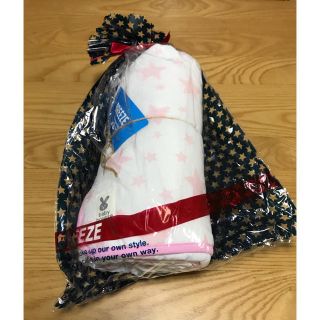 ブリーズ(BREEZE)の⭐︎新品　未使用⭐︎BREEZE おくるみ　ブランケット　ピンク　星柄(おくるみ/ブランケット)