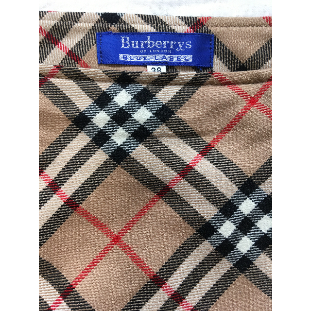 BURBERRY BLUE LABEL(バーバリーブルーレーベル)の BURBERRY BLUE LABEL ミニ丈スカート（ベージュ） レディースのスカート(ミニスカート)の商品写真