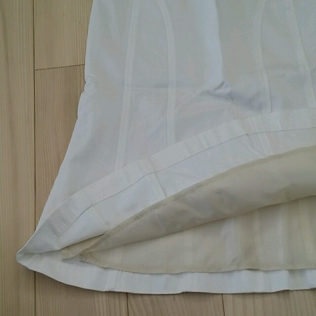 COMME CA ISM(コムサイズム)の新品☆コムサ美ラインスカート☆白M レディースのスカート(ひざ丈スカート)の商品写真