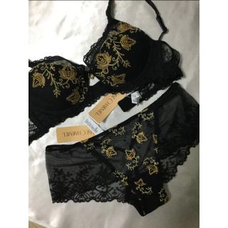 ラペルラ(LA PERLA)のLISE CHARMELリズシャルメルEXOTIC INDIE 75C/2(ブラ&ショーツセット)