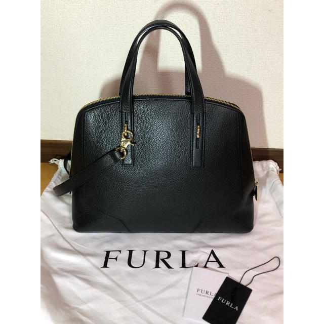 美品　FURLA ハンドバッグ