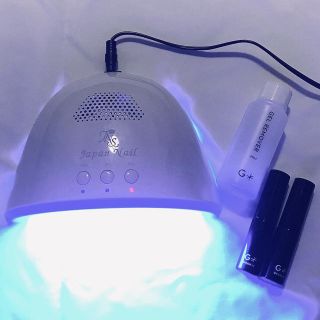 ジャパンネイル　LEDライト　おまけでグランジェつき(ネイル用品)