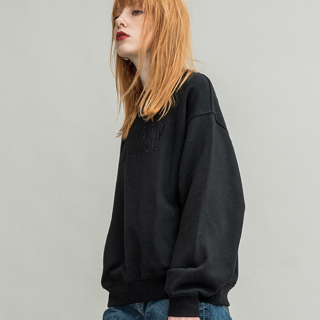 moussy(マウジー)の新品　★moussy  プルオーバー  トレーナー　黒　ブラック レディースのトップス(トレーナー/スウェット)の商品写真