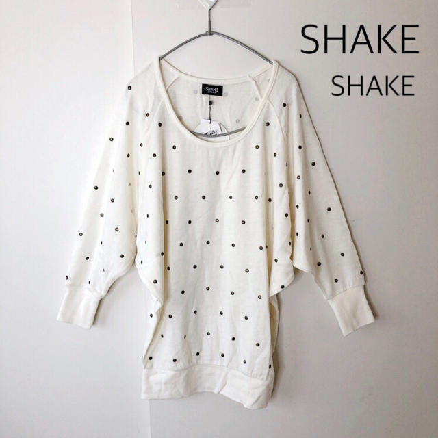 SHAKE SHAKE(シェイクシェイク)のシェイクシェイク⭐︎ドルマン ニットカットソー⭐︎ビジュー レディースのトップス(ニット/セーター)の商品写真