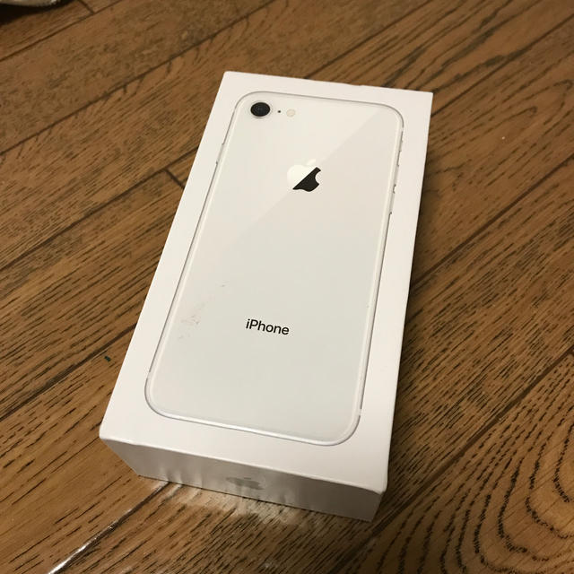 iPhone8 64GB Silver SIMフリー 最も優遇 49.0%割引 www.gold-and-wood.com