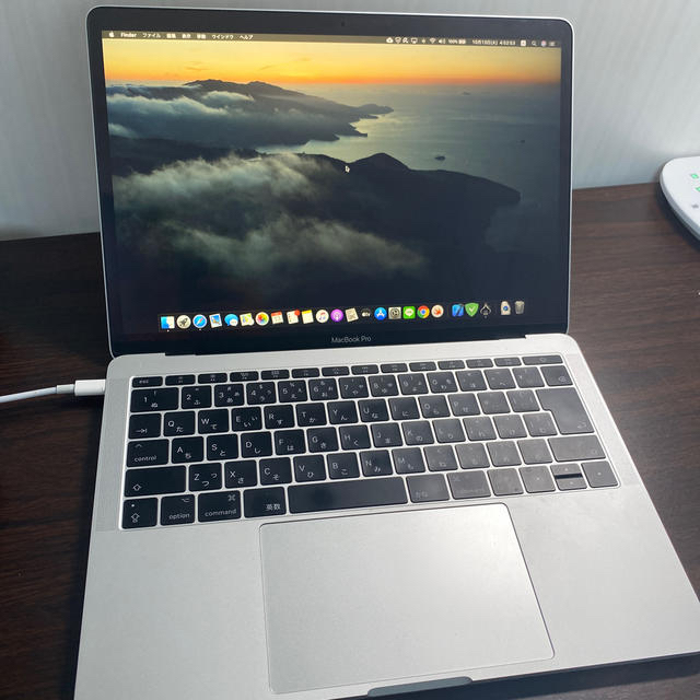 Apple - MacBook Pro 2017 13インチ　256GB 8GB 保護フィルム付