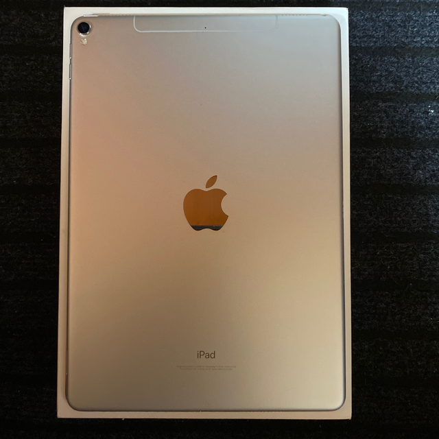 iPad Pro10.5インチ　WiFiモデル+Cellular  64GBタブレット