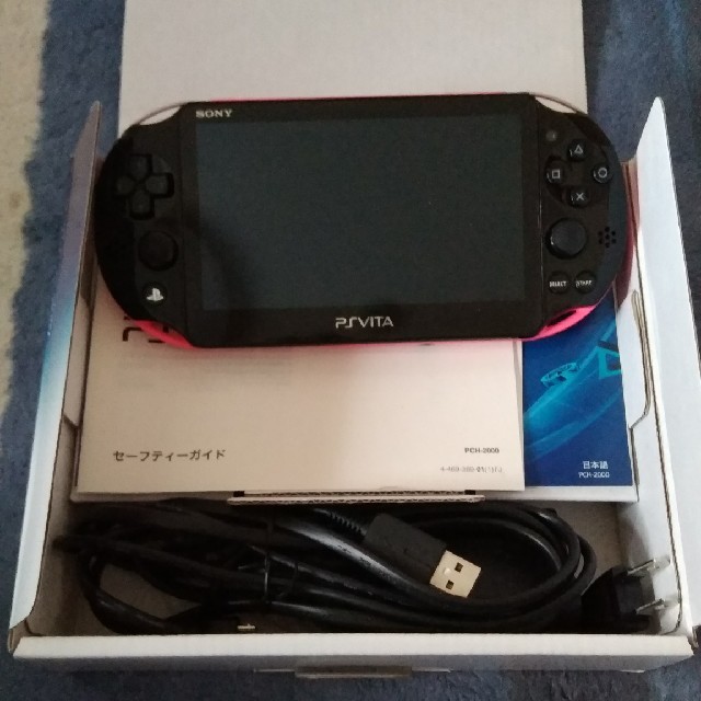 SONY PlayStationVITA 本体  PCH-2000 ZA15 1