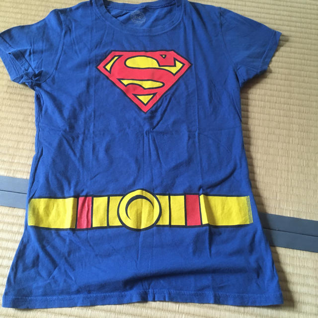 SPINNS(スピンズ)のDC COMICS  スーパーマン Tシャツ　L コスプレ エンタメ/ホビーのフィギュア(アメコミ)の商品写真