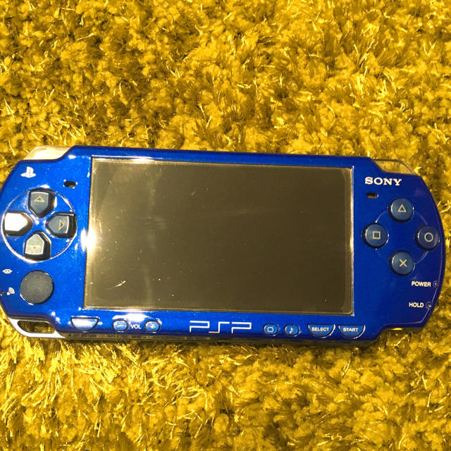 PlayStation Portable(プレイステーションポータブル)のPSP2000 ブルーカラー エンタメ/ホビーのゲームソフト/ゲーム機本体(携帯用ゲーム機本体)の商品写真