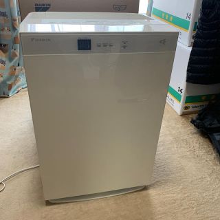 ダイキン(DAIKIN)のふく様専用【ダイキン】加湿空気清浄機　MCK70T-W(空気清浄器)