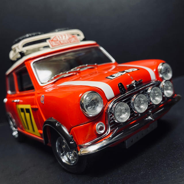 1/18 京商 モーリス ミニクーパー S Mk-1 モンテカルロラリー 優勝車