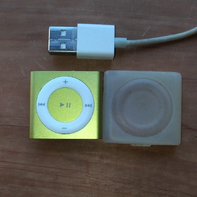 Apple(アップル)のiPod shuffle　第4世代　2G エンタメ/ホビーのCD(その他)の商品写真