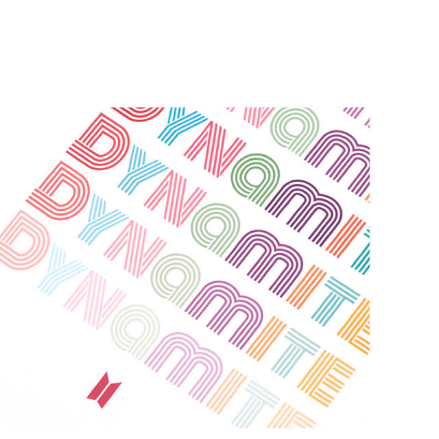 防弾少年団(BTS) - 公式 BTS DYNamITE ロゴTシャツ 白の通販 by 防弾少年団(BTS) - 公式 BTS DYNamITE ロゴTシャツ 白の通販 by