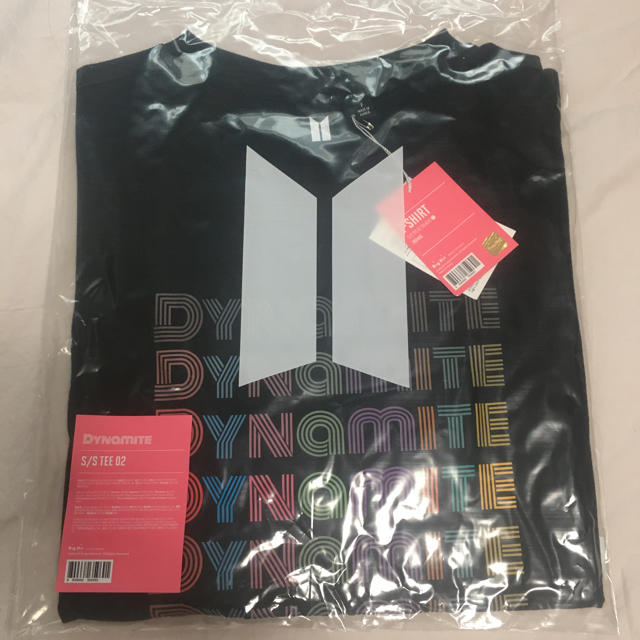 防弾少年団(BTS) - 公式 BTS DYNamITE ロゴTシャツ 黒の通販 by 防弾少年団(BTS) - 公式 BTS DYNamITE ロゴTシャツ 黒の通販 by
