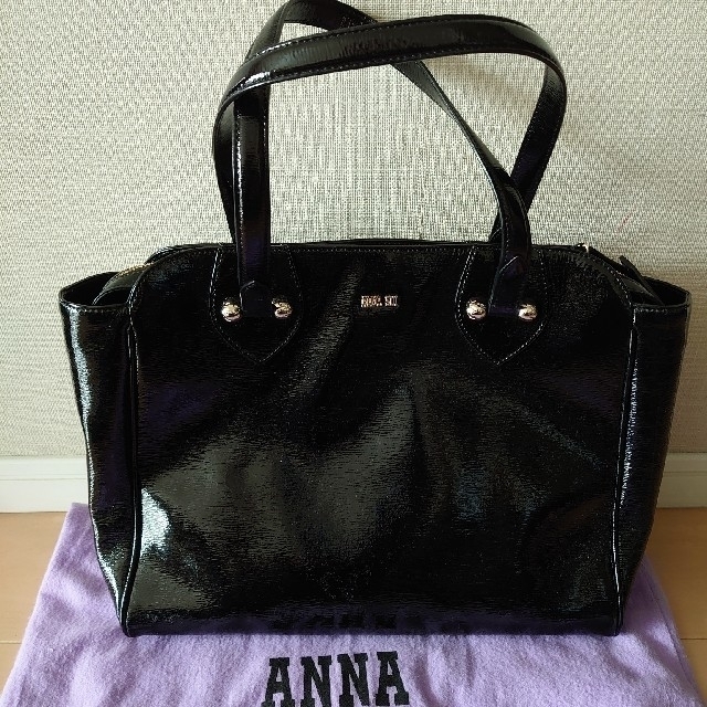 ANNA SUI