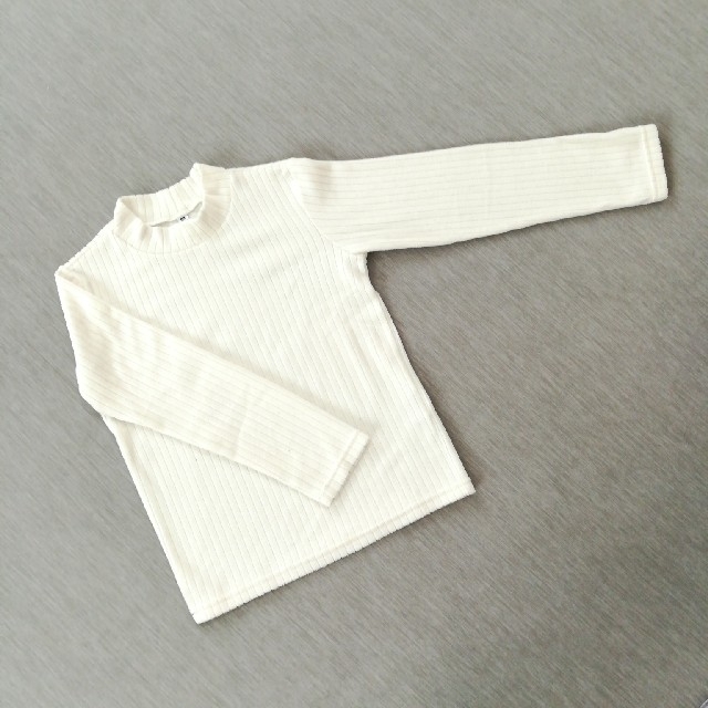 UNIQLO(ユニクロ)のユニクロ KIDS ストレッチフリースリブT 白 長袖 130cm キッズ/ベビー/マタニティのキッズ服女の子用(90cm~)(Tシャツ/カットソー)の商品写真