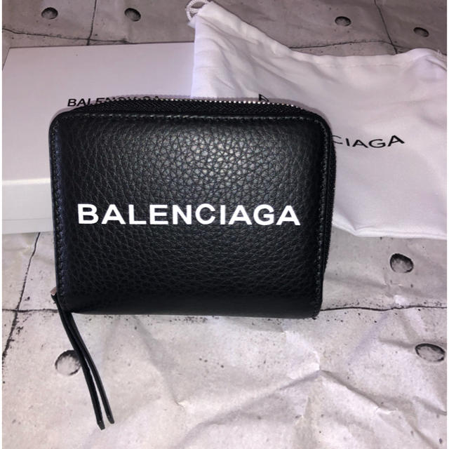 メンズBALENCIAGA 財布 今日まで！