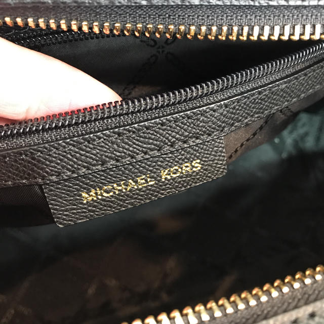 Michael Kors(マイケルコース)の☆新品☆マイケルコース ショルダーバッグ ハンドバッグ　セルマ　黒 レディースのバッグ(ハンドバッグ)の商品写真