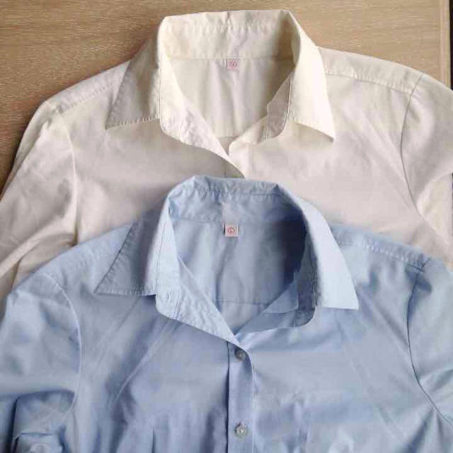 UNIQLO(ユニクロ)の就活 2枚セット ワイシャツ Lサイズ レディースのトップス(シャツ/ブラウス(長袖/七分))の商品写真