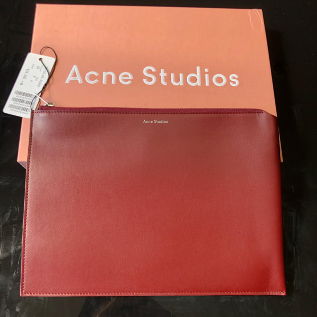 新品アクネストゥディオズ　Acne クラッチバッグ