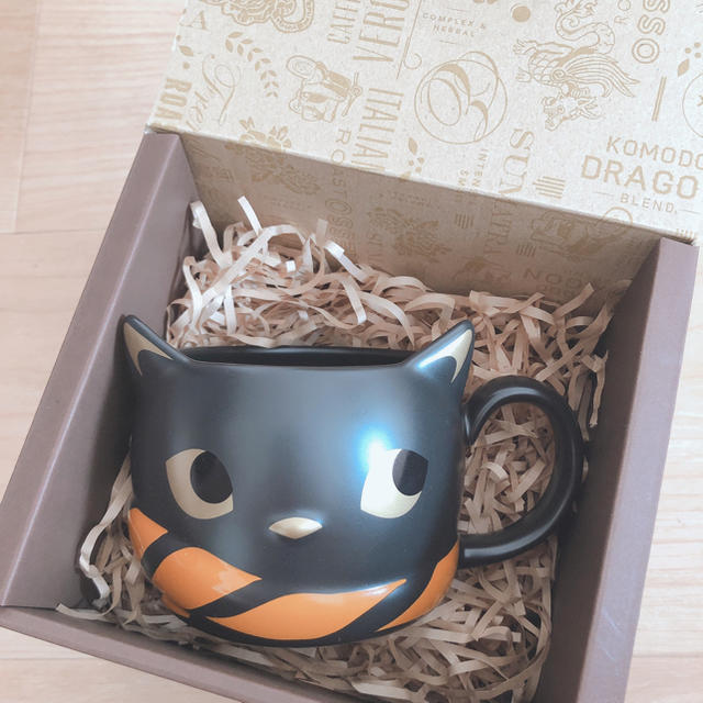 新品STARBUKSハロウィン猫マグカップ