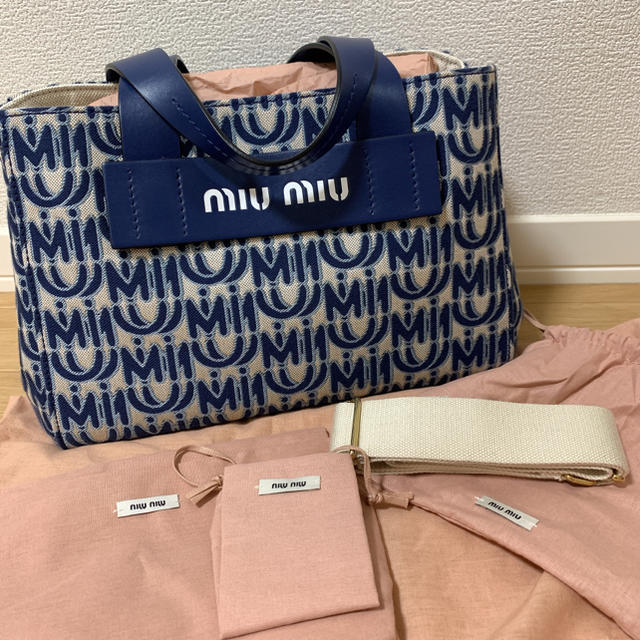 【ちー様専用】miumiu 日本限定　トートバッグ♡ハンドバッグ