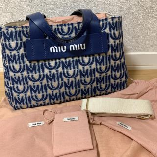 ミュウミュウ(miumiu)の【ちー様専用】miumiu 日本限定　トートバッグ♡ハンドバッグ(ハンドバッグ)