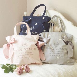 メゾンドフルール(Maison de FLEUR)のメゾンドフルール デイジーダブルリボントートバッグ(トートバッグ)