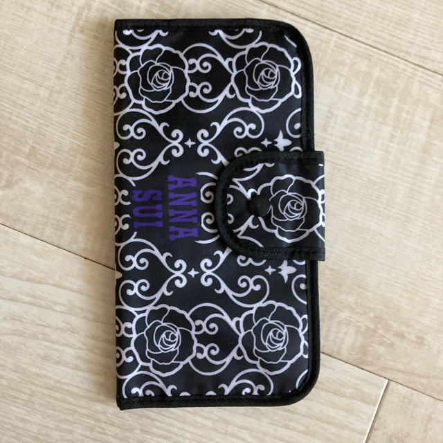 ANNA SUI(アナスイ)のANNA SUI◾️パスポートケース〈ノベルティー〉 インテリア/住まい/日用品の日用品/生活雑貨/旅行(旅行用品)の商品写真