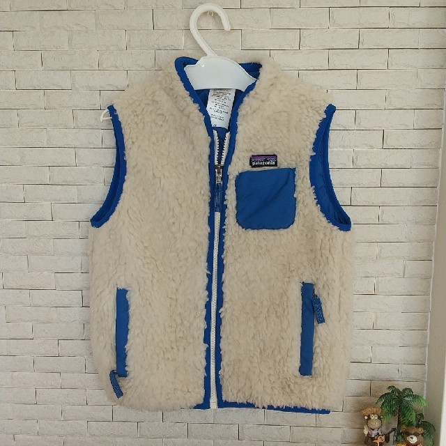 patagonia(パタゴニア)の値下げpatagonia♥️ボアベスト 5T キッズ/ベビー/マタニティのキッズ服男の子用(90cm~)(ジャケット/上着)の商品写真