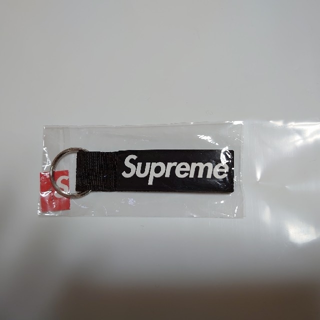 Supreme(シュプリーム)のsupreme keychain BLACK　シュプリーム　キーチェーン メンズのファッション小物(キーホルダー)の商品写真