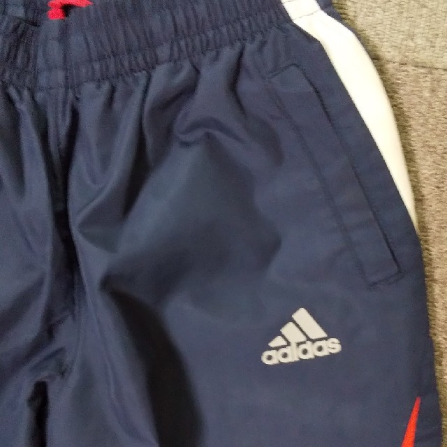 adidas(アディダス)の120　アディダス　ズボン　ジャージ　 キッズ/ベビー/マタニティのキッズ服男の子用(90cm~)(パンツ/スパッツ)の商品写真