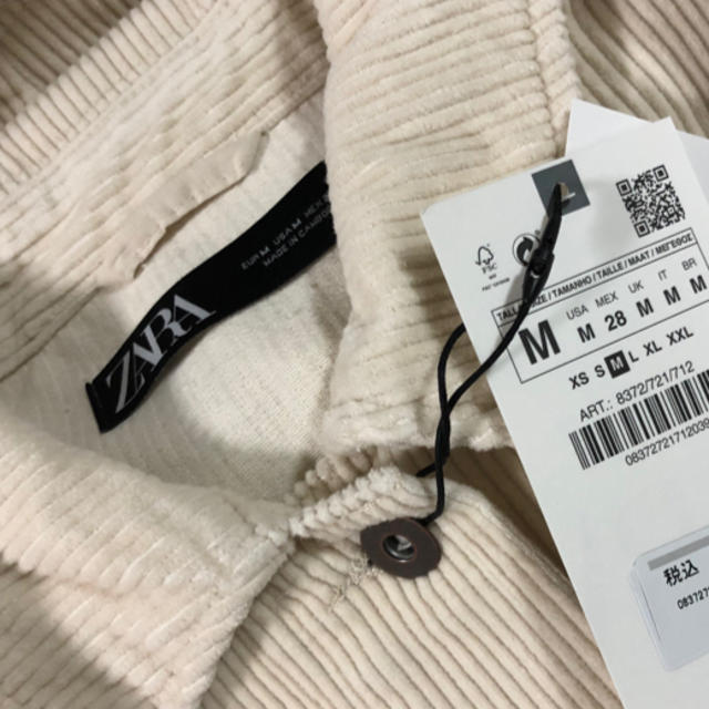 ZARA(ザラ)のZARA コーデュロイジャケットMサイズ エクリュ人気完売 ザラzara  レディースのジャケット/アウター(ブルゾン)の商品写真