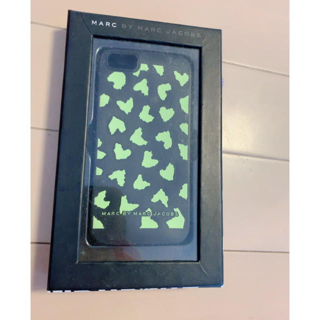 MARC BY MARC JACOBS(マークバイマークジェイコブス)のMARC BY MARC JACOBS・マークバイジェイコブス　 スマホ/家電/カメラのスマホアクセサリー(iPhoneケース)の商品写真