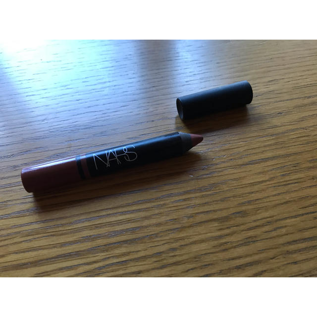 NARS(ナーズ)のNARS サテンリップペンシル 9200 コスメ/美容のベースメイク/化粧品(口紅)の商品写真