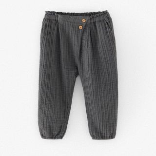 ザラキッズ(ZARA KIDS)の美品 ZARA ボタン付きクレープパンツ 2-3y グレー 98cm(パンツ/スパッツ)